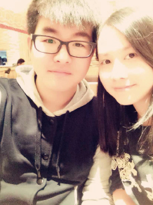 付雨韜同學和張娟老師合影