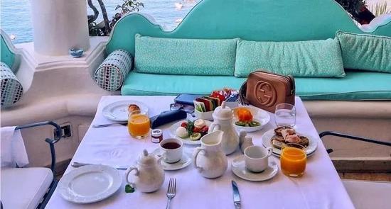 有些酒店會免費提供早餐,